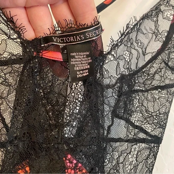 Victoria’s Secret Black and Pink Heart Lace Satin Night Dress Size Small - Picture 2 of 5